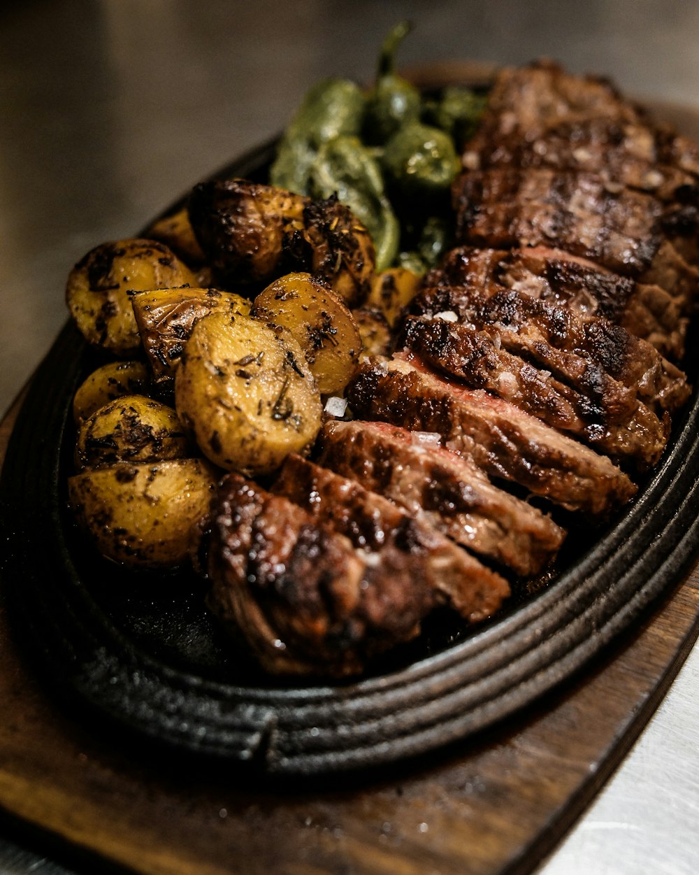 Carne con papas al romero